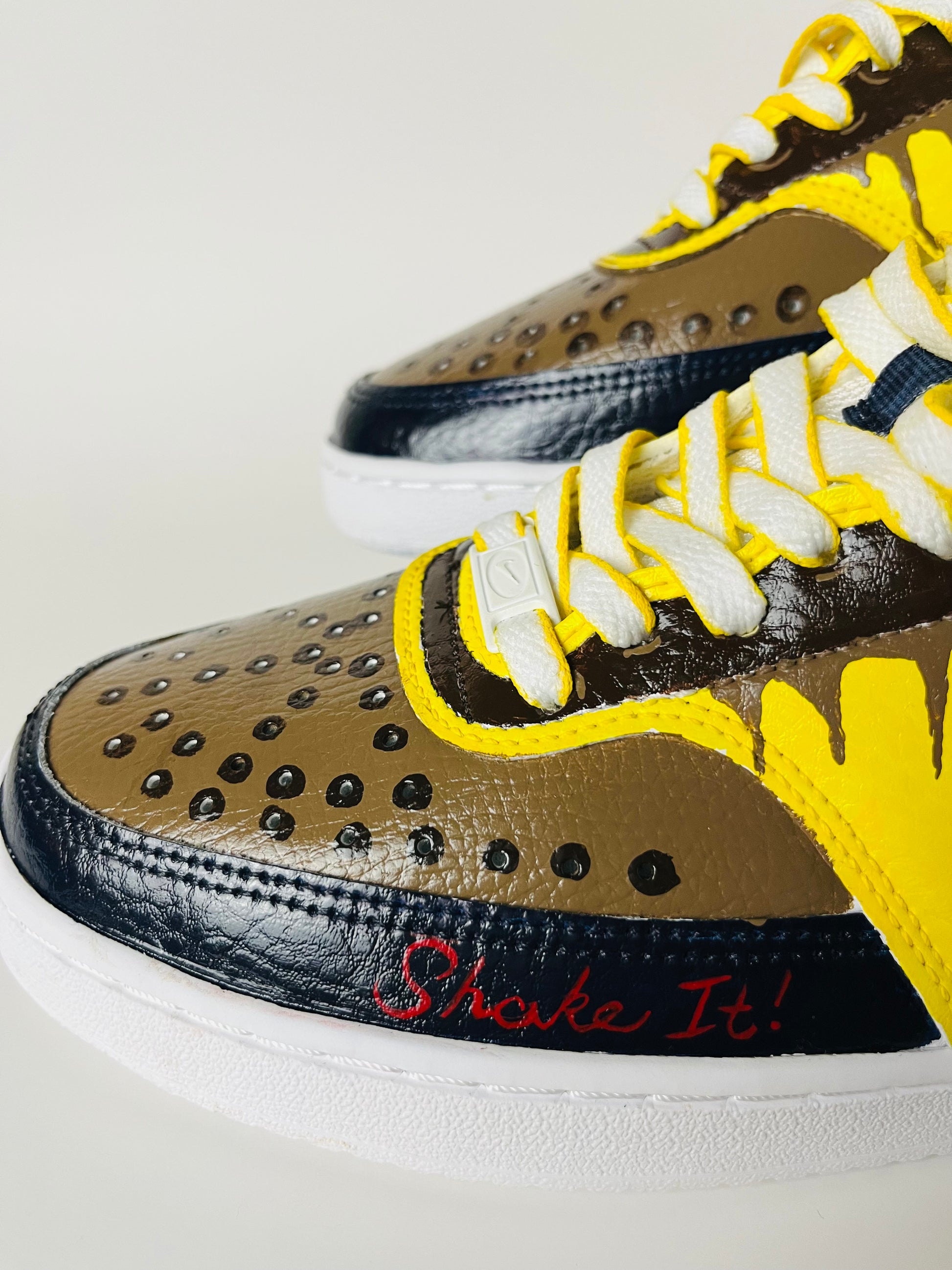 Yoo-Hoo Dunk Mid's